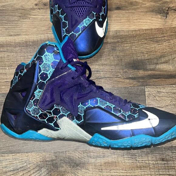 Nike Lebron XI 11 Summit Lakes Hornets Size 5.5Y - Picture 3 of 8
